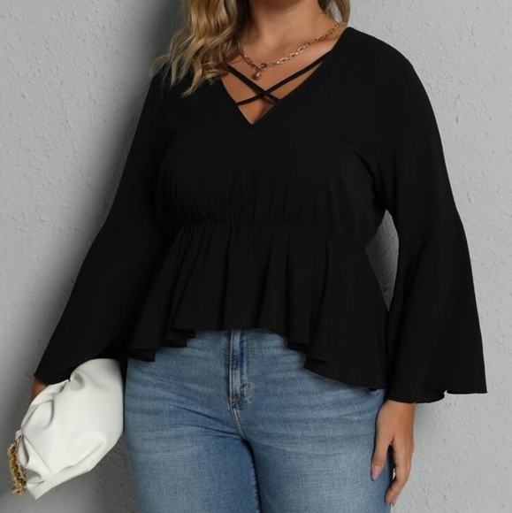 ⚡2/$20⚡1XL Plus Solid Criss Cross Bell Sleeve Blouse - SHEIN - Picture 5 of 8